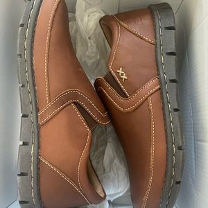 Born brand boys shoes